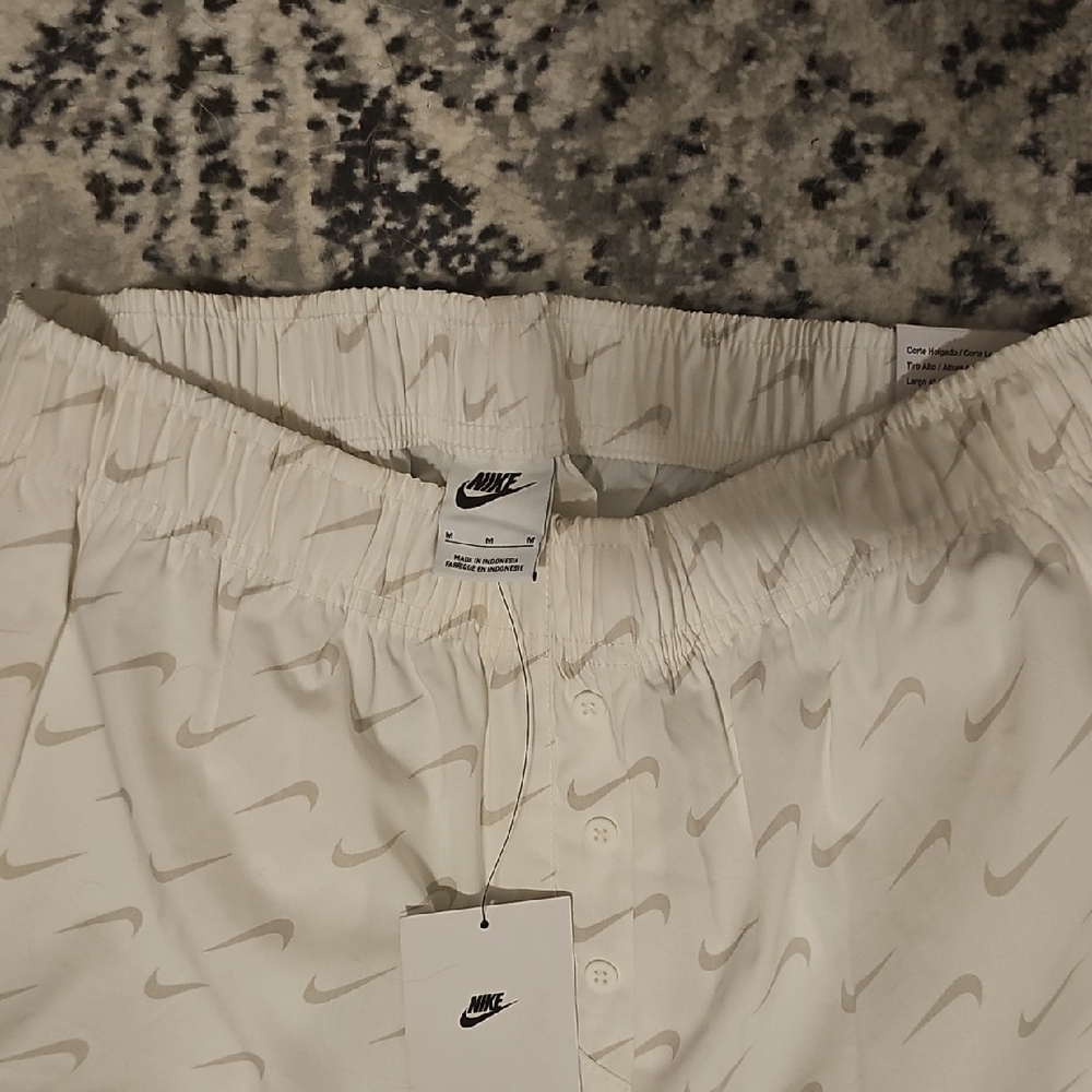 Nike Off-White Patterned Shorts - Picture 2 of 4